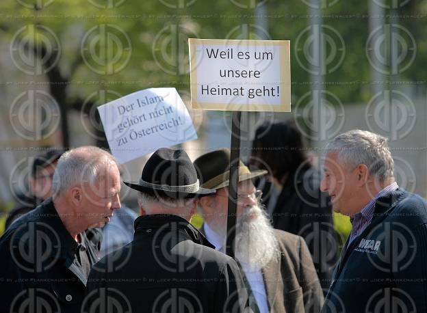 PEGIDA Demo und Gegendemo NO PEGIDA