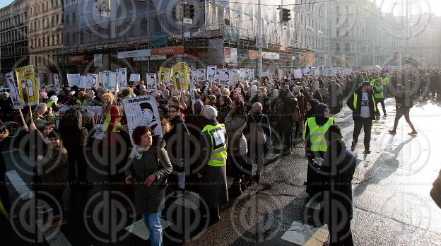 Demo gegen Kopftuchverbot