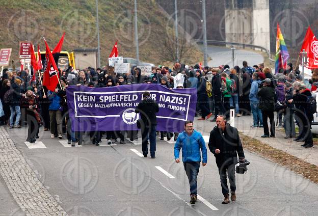 Antifa-Demo und Gegendemo in Spielfeld und Umgebung