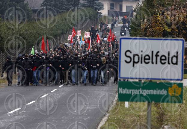 Antifa-Demo und Gegendemo in Spielfeld und Umgebung