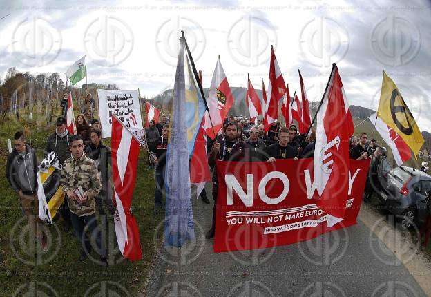 Antifa-Demo und Gegendemo in Spielfeld und Umgebung