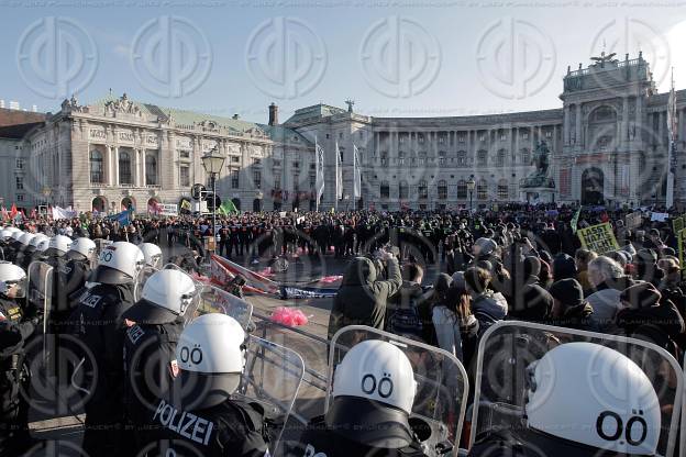 Demos gegen neue Regierung