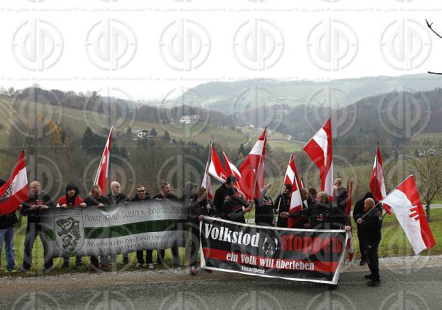 Antifa-Demo und Gegendemo in Spielfeld und Umgebung