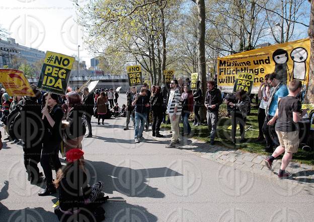 PEGIDA Demo und Gegendemo NO PEGIDA