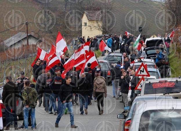 Antifa-Demo und Gegendemo in Spielfeld und Umgebung