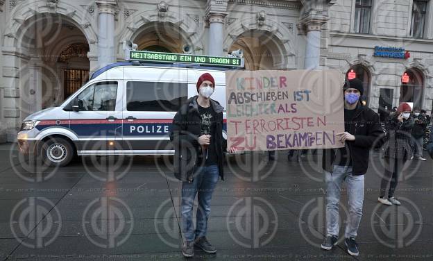 Grazer Lichtermeer gegen Abschiebungen am 30.01.2021