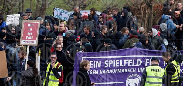 Antifa-Demo und Gegendemo in Spielfeld und Umgebung