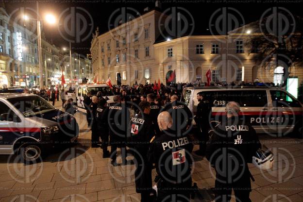 Demo gegen den Opernball 2017