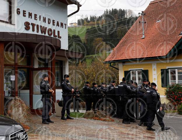 Fahndung nach Amok-Schuetzen in Stiwoll