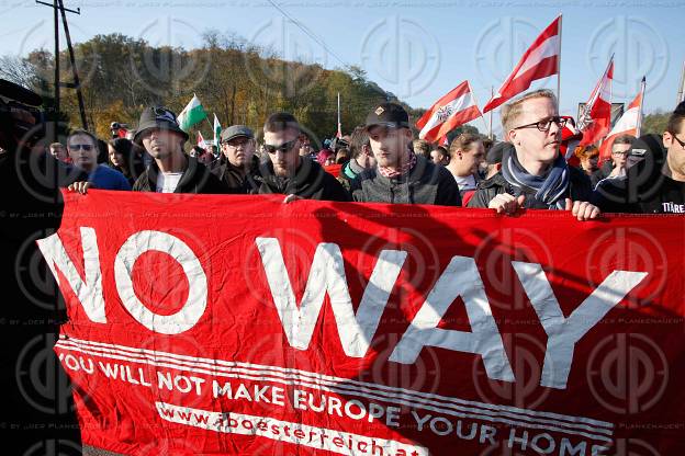 Demo gegen Fluechtlinge in Spielfeld