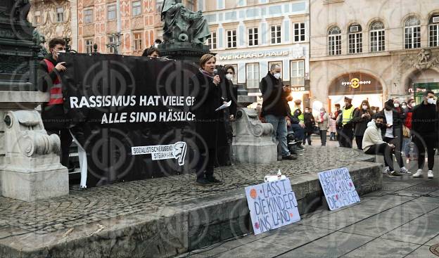 Grazer Lichtermeer gegen Abschiebungen am 30.01.2021