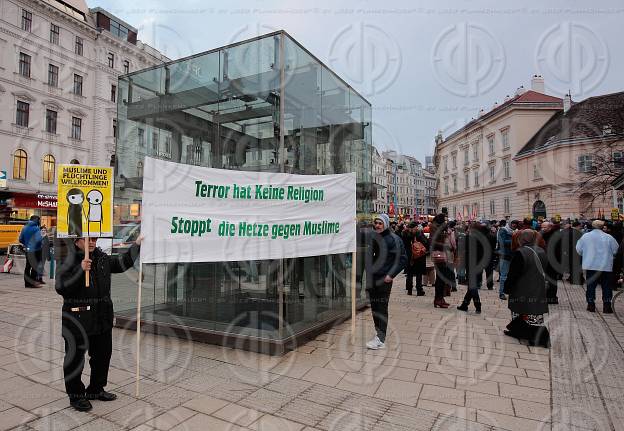 Pegida Demo und Gegendemo