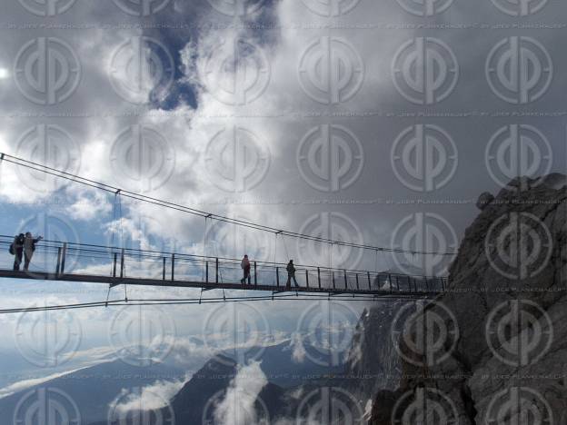 Steirische Sehenswürdigkeiten - Haengebruecke am Dachstein