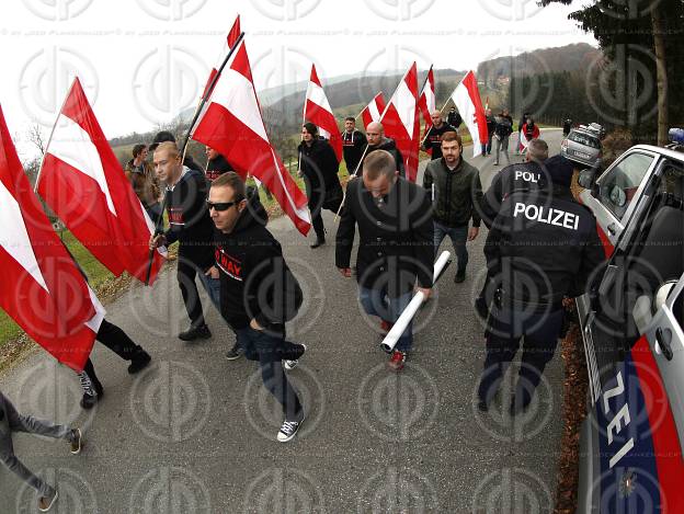 Antifa-Demo und Gegendemo in Spielfeld und Umgebung