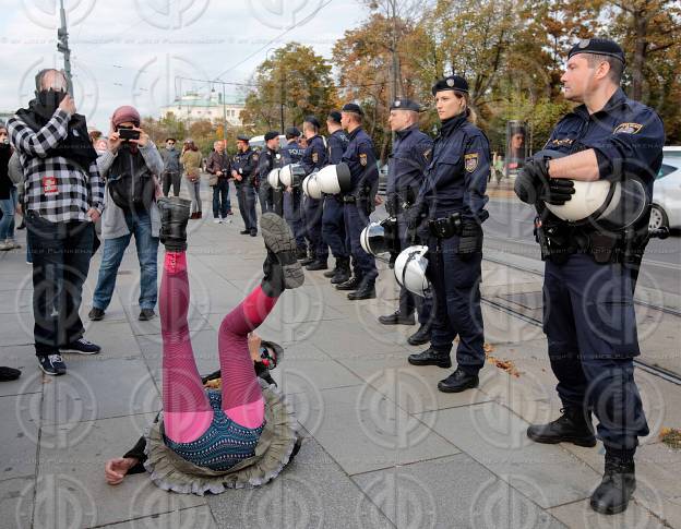 Protest gegen Vermummungsverbot