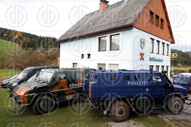 Fahndung nach Amok-Schuetzen in Stiwoll