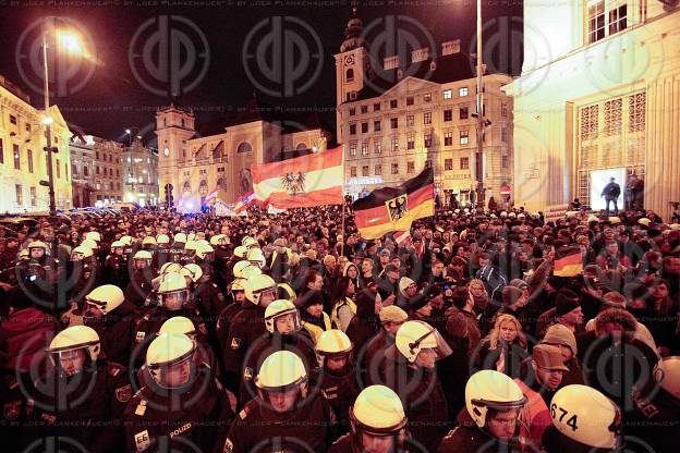 Pegida Demo und Gegendemo