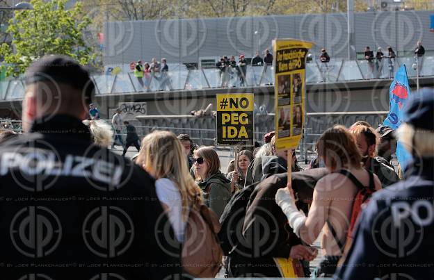 PEGIDA Demo und Gegendemo NO PEGIDA