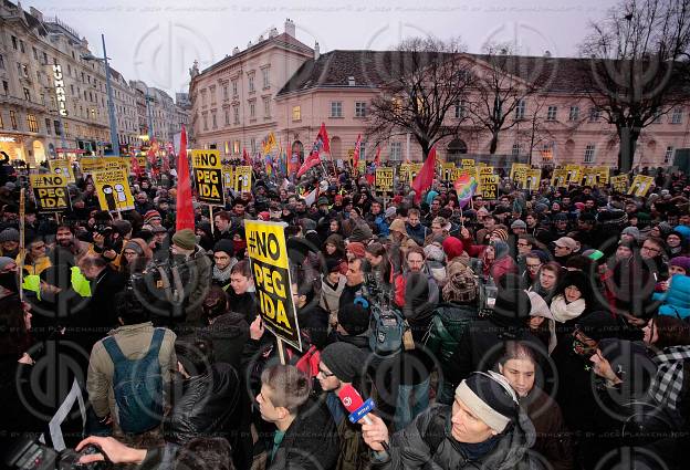 Pegida Demo und Gegendemo