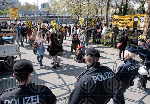 PEGIDA Demo und Gegendemo NO PEGIDA