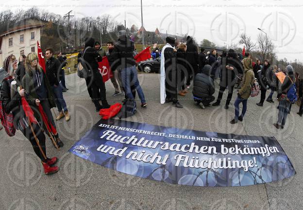 Antifa-Demo und Gegendemo in Spielfeld und Umgebung