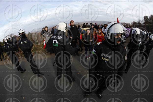 Antifa-Demo und Gegendemo in Spielfeld und Umgebung