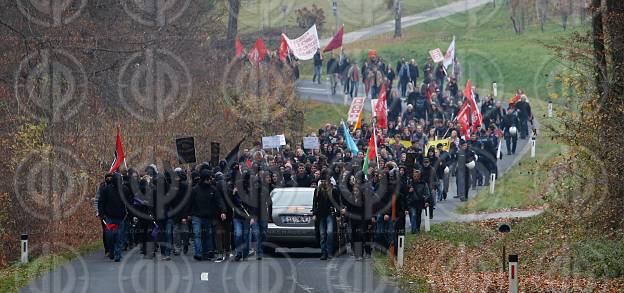 Antifa-Demo und Gegendemo in Spielfeld und Umgebung