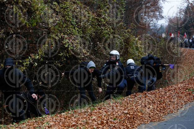 Antifa-Demo und Gegendemo in Spielfeld und Umgebung