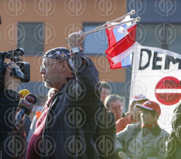 Demo gegen Fluechtlinge in Spielfeld