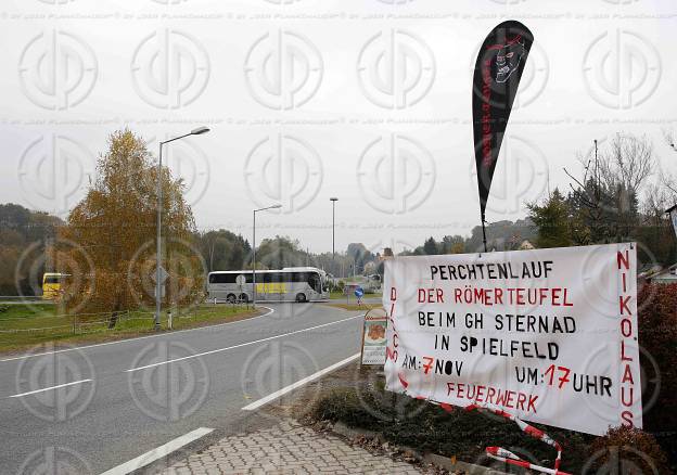 Fluechlingstragoedie an der Grenze in Strass-Spielfeld