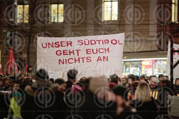 Demos rund um den Akademikerball 2016