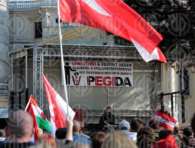 PEGIDA Demo und Gegendemo NO PEGIDA