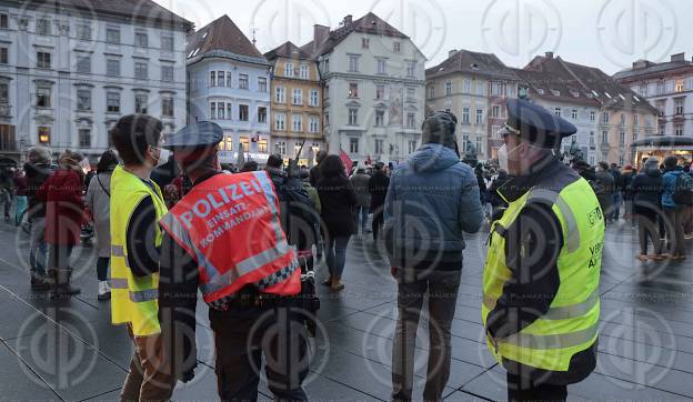 Grazer Lichtermeer gegen Abschiebungen am 30.01.2021