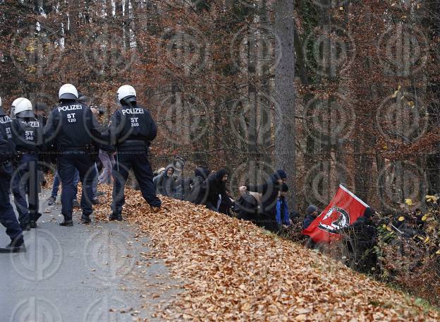 Antifa-Demo und Gegendemo in Spielfeld und Umgebung