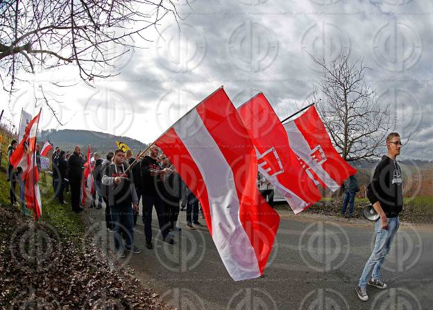 Antifa-Demo und Gegendemo in Spielfeld und Umgebung