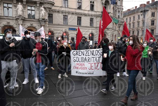 Grazer Lichtermeer gegen Abschiebungen am 30.01.2021