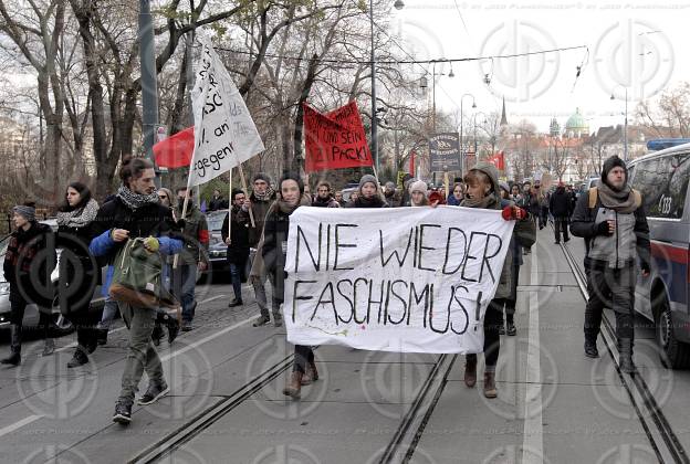 Demos gegen neue Regierung 