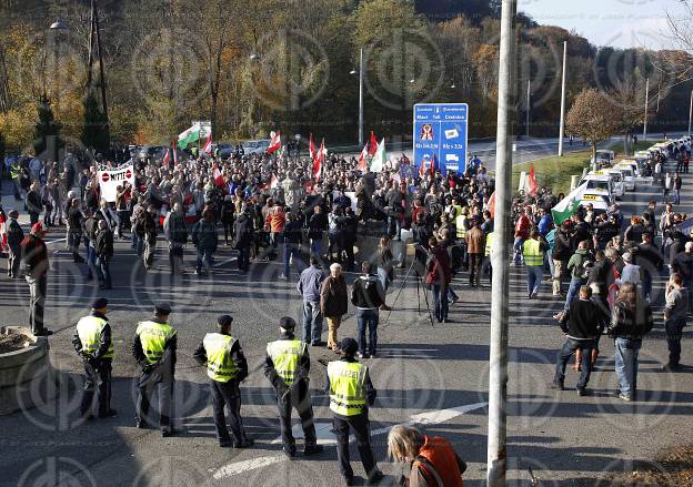 Demo gegen Fluechtlinge in Spielfeld