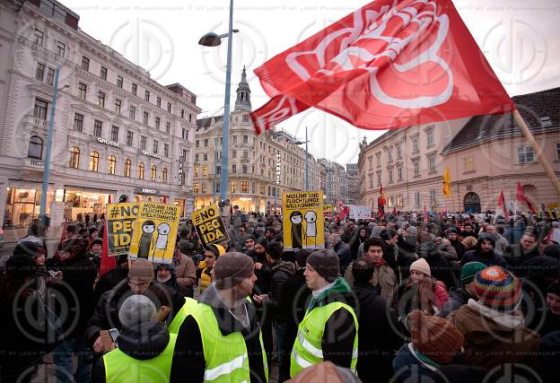 Pegida Demo und Gegendemo