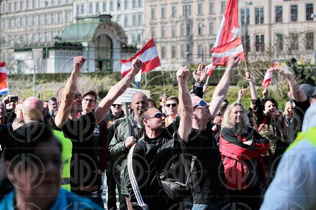 PEGIDA Demo und Gegendemo NO PEGIDA