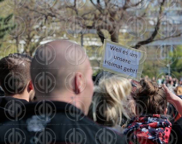 PEGIDA Demo und Gegendemo NO PEGIDA